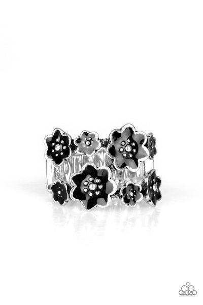 Floral Crowns Black ring (Paparazzi)